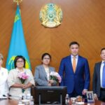 МЕМЛЕКЕТТІК ҚЫЗМЕТШІЛЕР КҮНІ ҚАРСАҢЫНДА ҮЗДІК ҚЫЗМЕТКЕРЛЕР МАРАПАТТАЛДЫ